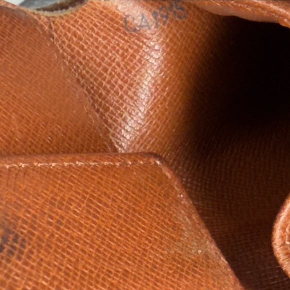 Louis Vuitton Vintage Slim Marco Bi-Fold Wallet | Brown Monogram | Mens | Used | - Picture 13 of 16